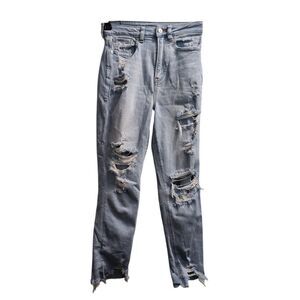 American Eagle Light Wash Distressed‎ High Rise Mom Jeans Ripped Denim Size 2